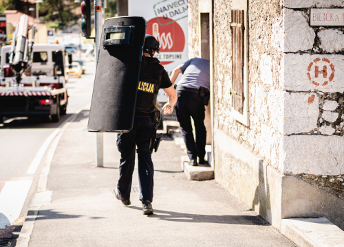 Fotografija 5 - Razbojništvo u ljekarni kod Kronjinog magazina: Nema ozlijeđenih, razbojnik uhićen u blizini