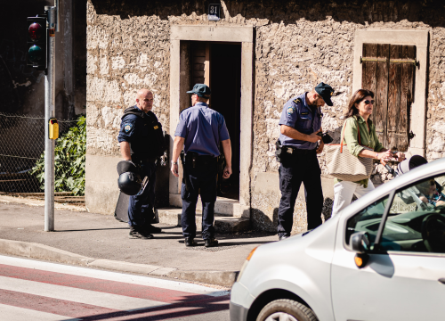 Fotografija 7 - Razbojništvo u ljekarni kod Kronjinog magazina: Nema ozlijeđenih, razbojnik uhićen u blizini