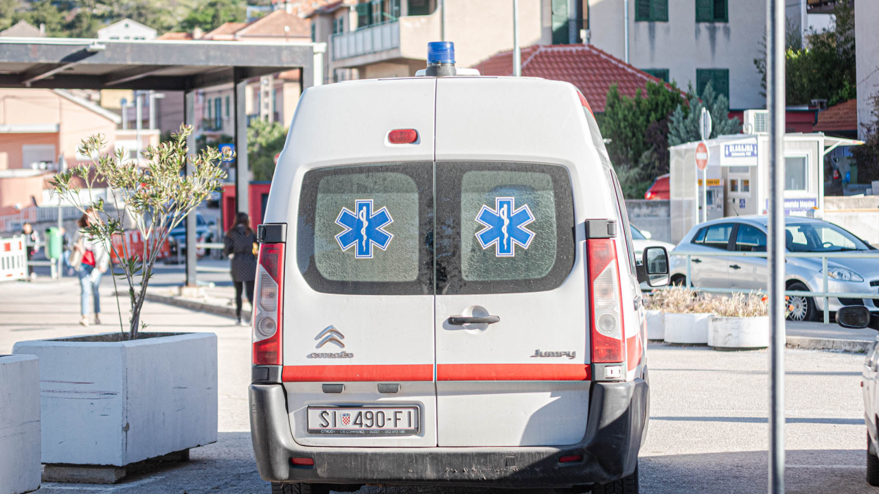 Danas 31 osoba s pozitivnim testom, u šibenskoj bolnici preminuo muškarac (76) koji se liječio od covida