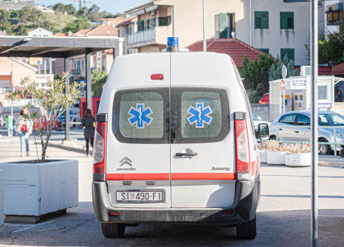 Danas 31 osoba s pozitivnim testom, u šibenskoj bolnici preminuo muškarac (76) koji se liječio od covida