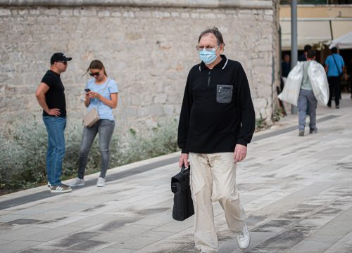 U Hrvatskoj danas 1373 novooboljelih, preminulo 15 osoba