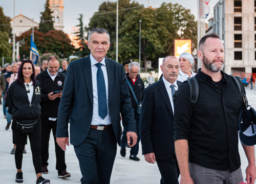 Fotografija 3 - Fotogalerija mimohoda branitelja šibenskim ulicama do tvrđave sv. Mihovila