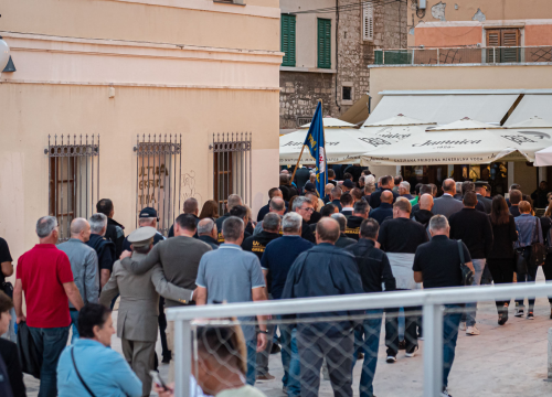 Fotografija 4 - Fotogalerija mimohoda branitelja šibenskim ulicama do tvrđave sv. Mihovila