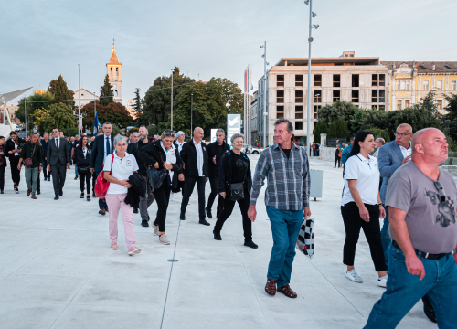 Fotografija 10 - Fotogalerija mimohoda branitelja šibenskim ulicama do tvrđave sv. Mihovila
