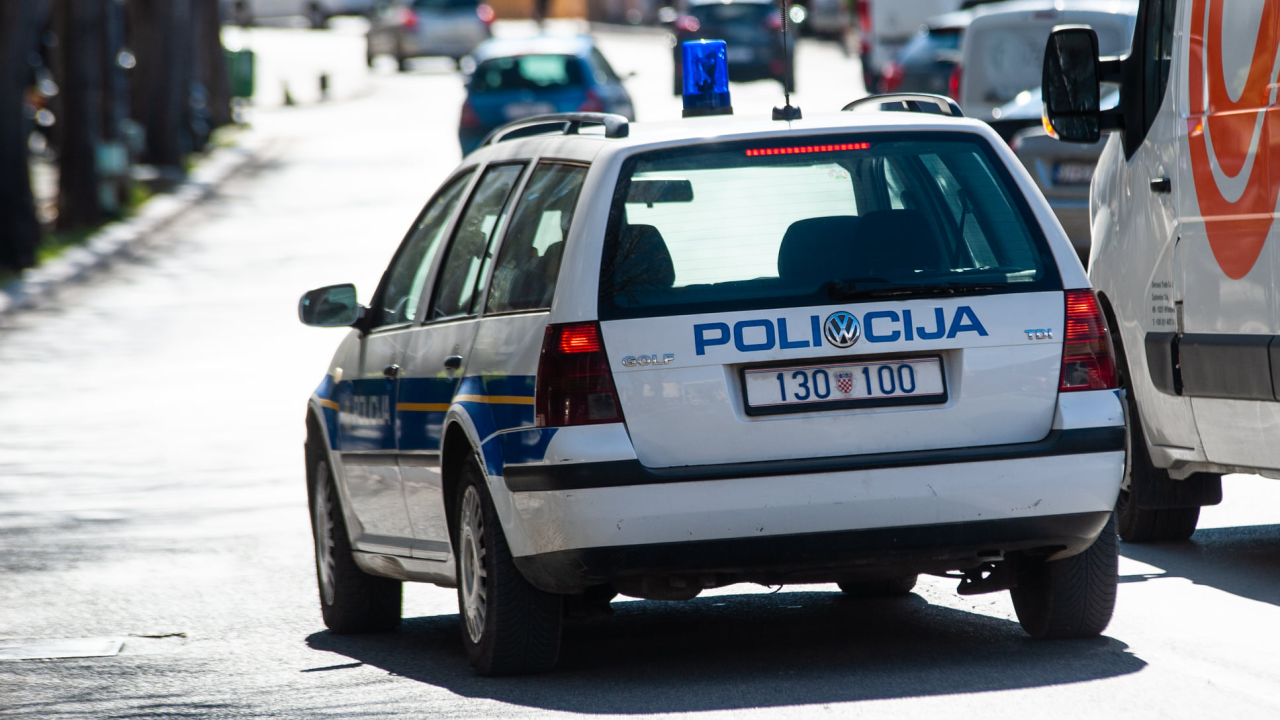 Lopov ušetao u otključanu kuću u Šibeniku, pokrao vrijedan nakit i skupu kozmetiku