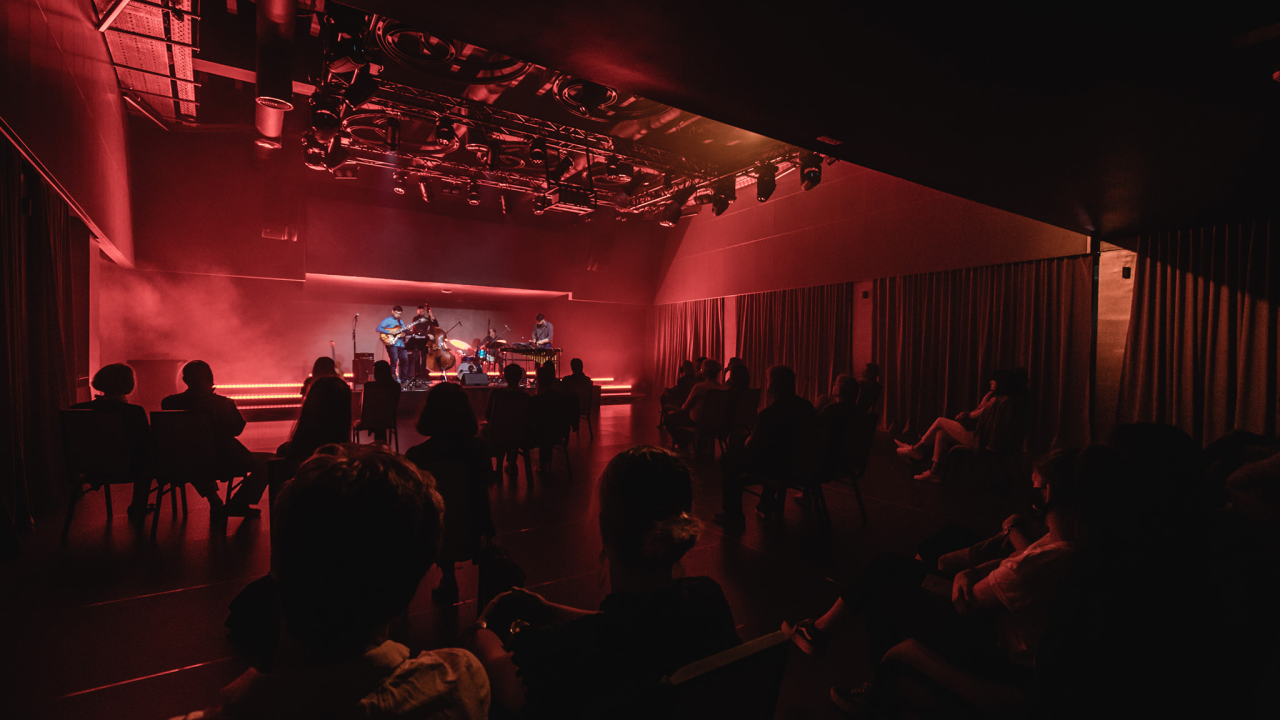 U Kući umjetnosti Arsen u listopadu više od 30 događanja, sve počinje s Jelenom Radan i 'Amor sem casa'