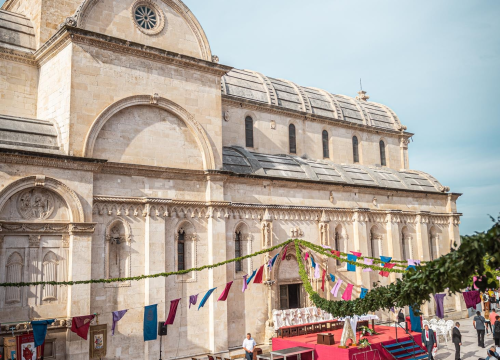 Fotografija 8 - Tradicionalnom procesijom i misom Šibenčani proslavili Dan grada: Donosimo fotogaleriju