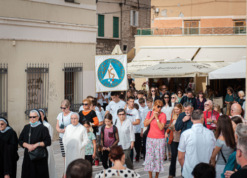 Fotografija 12 - Tradicionalnom procesijom i misom Šibenčani proslavili Dan grada: Donosimo fotogaleriju