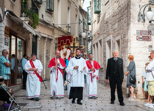 Fotografija 17 - Tradicionalnom procesijom i misom Šibenčani proslavili Dan grada: Donosimo fotogaleriju