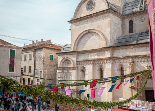 Fotografija 18 - Tradicionalnom procesijom i misom Šibenčani proslavili Dan grada: Donosimo fotogaleriju