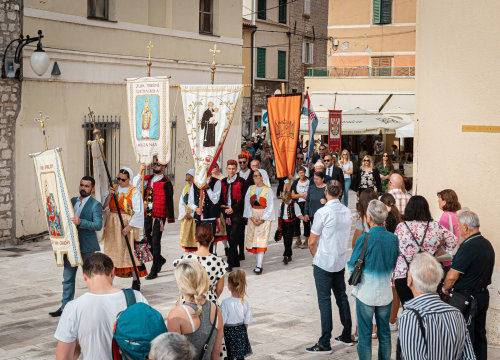Fotografija 26 - Tradicionalnom procesijom i misom Šibenčani proslavili Dan grada: Donosimo fotogaleriju