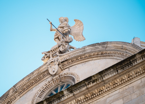 Dan grada: Prvo budnica pa misa, popodne otkrivanje Viline skulpture i projekcija filma u Arsenu. Na tvrđave besplatno cijeli dan