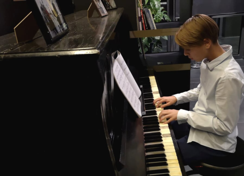 Fotografija 3 - Na pozornici u kući umjetnosti Arsen oživjele lutke Mladena Kušeca