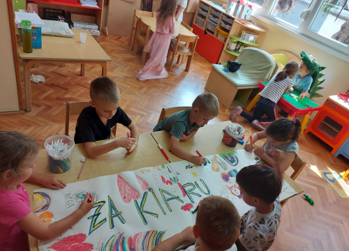 Fotografija 3 - Poruke podrške za Kiaru Goršić od prijatelja iz vrtića 'Jutro': 'Nemoj se bojati, bit će sve dobro'