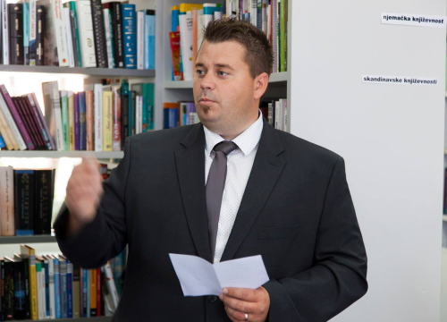 Reagiranje Tonija Turčinova: 'Osuđujemo svaku vrstu nasilja, ali počinitelji nisu poznati i ne može se govoriti o domaćim ljudima'