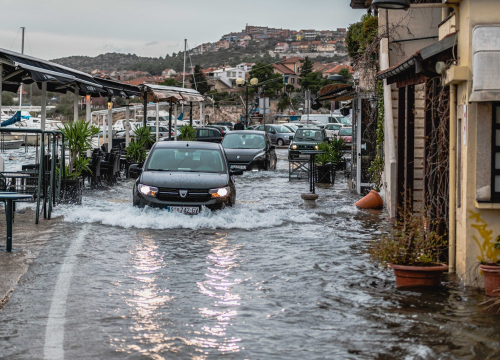 Izdano posebno hidrološko upozorenje: Danas i sutra moguće poplave