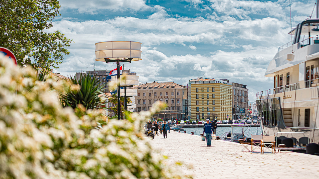 Bura neće popustiti cijeli vikend, a ni oblaci se neće tako skoro razići