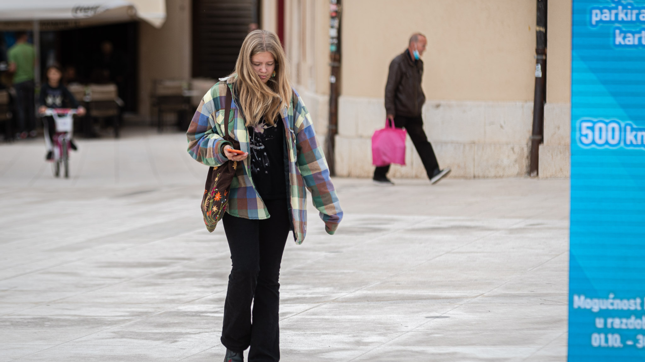 Kišobrani nam ovaj tjedan neće trebati, ali hoće zimske jakne jer bura ne popušta