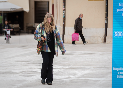 Kišobrani nam ovaj tjedan neće trebati, ali hoće zimske jakne jer bura ne popušta
