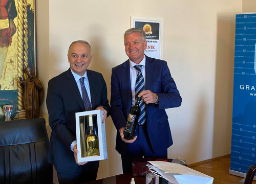 Kod gradonačelnika Burića je danas bio albanski veleposlanik Riza Poda, evo o čemu su pričali