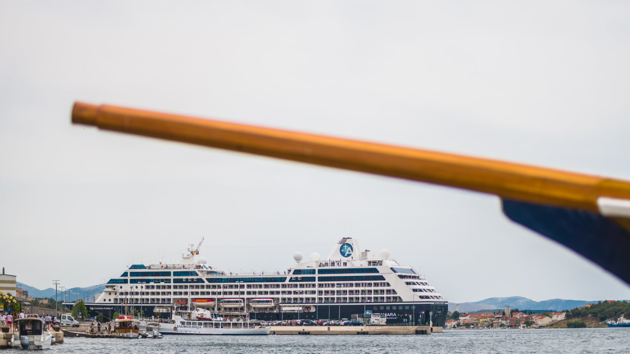 Azamara stigla u Šibenik s 324 gosta: Stiže još jedan kruzer pa gotovo za sezonu
