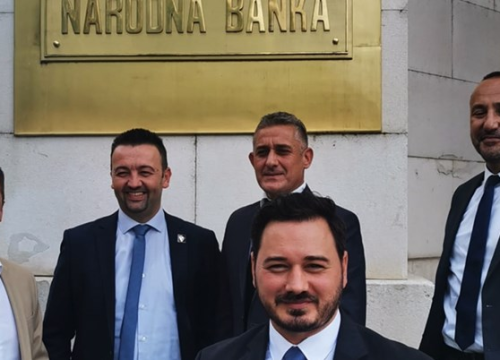 Suverenisti u nedjelju kreću skupljati potpise za referendum protiv eura