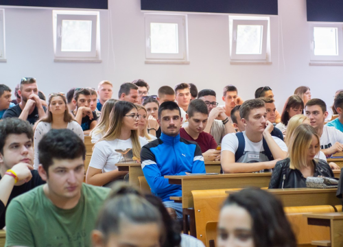 Grad Šibenik dijeli 40 stipendija za studente: Evo koje uvjete morate ispuniti da bi dobivali 1000 kuna mjesečno