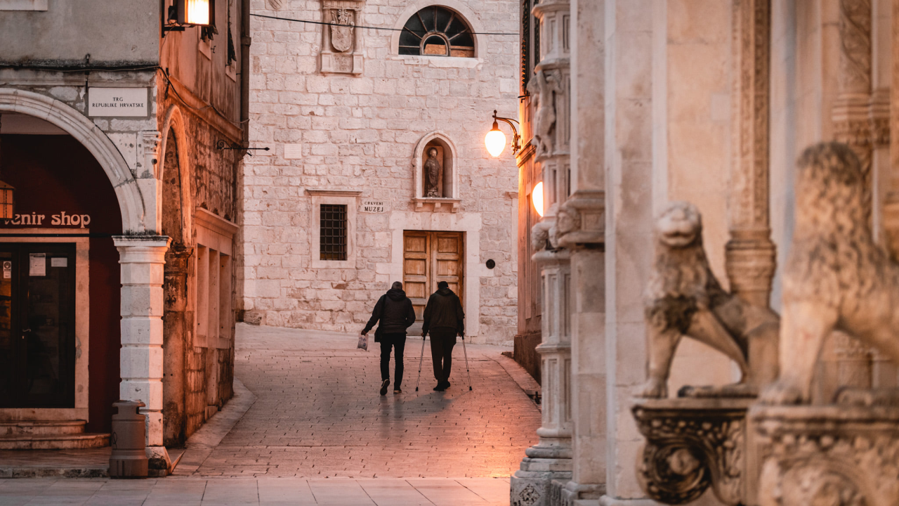 Jelen, psi, krdo, SDP koji ostaje na mladima (u duši) i jedan štand