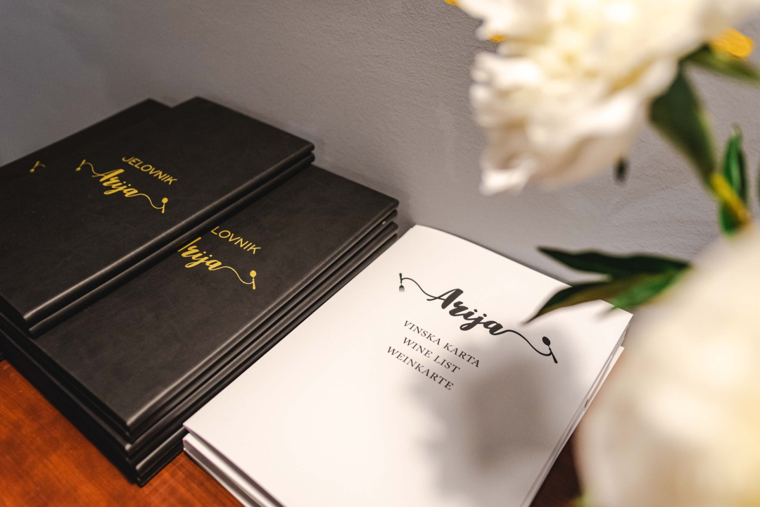 Advent u Arije uz glazbu uživo svakog vikenda donosi odličnu ponudu blagdanskih jela!