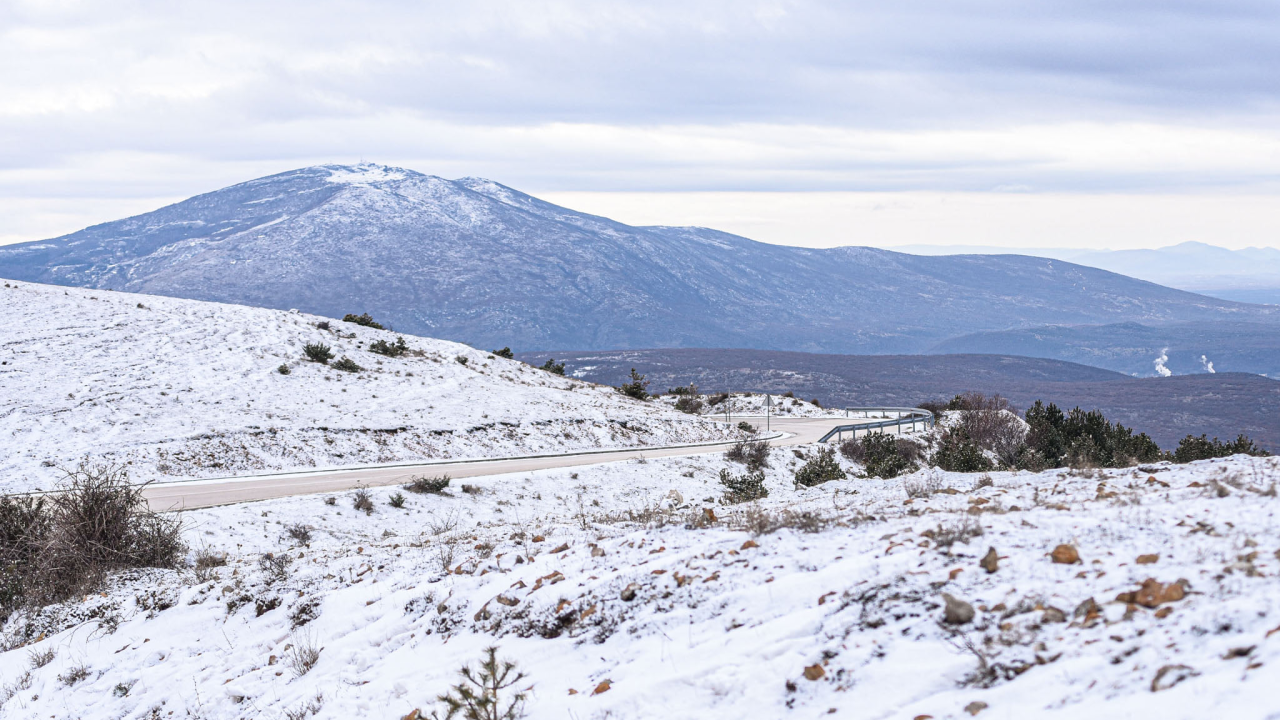 Vozač busa na putu do Dalmacije ostavio dvije cure na odmorištu: 'Jasno sam rekao kolika je pauza'