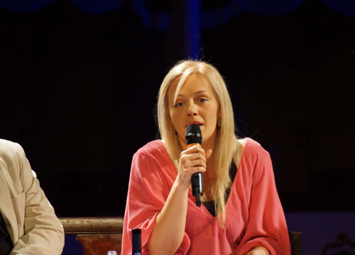 Fotografija 8 - Bajkovita večer u šibenskom kazalištu: Puno Jesenjina, malo Arsena i nešto snijega na kraju