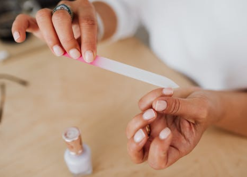 Krhki nokti koji se lome i listaju: Ova vam hrana treba da bi bili čvrsti i zdravi