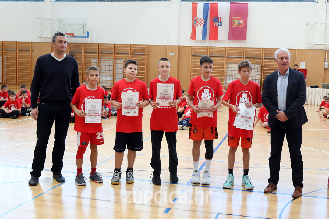 Mladi košarkaši 'Dražena Petrovića' osvojili turnir u Dubrovniku: MVP Jurić i Šarin u petorci turnira