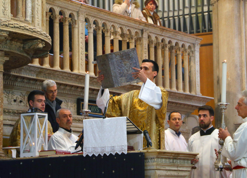 Fotografija 11 - U šibenskoj katedrali svečana misa na blagdan Sveta tri kralja