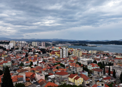 Puno Hrvata živi u pretrpanim domovima: Mladi jako kasno odlaze od roditelja, to govori puno o državi