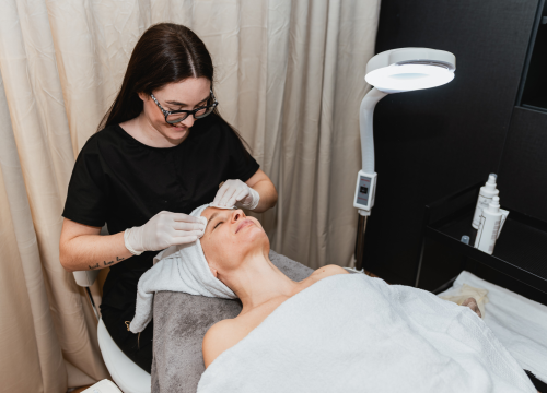 Fotografija 2 - Neka vaše lice zablista uz vrhunske tretmane u Love yourself studiju!