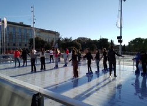 Fotografija 4 - Održana 'Šibenska zimska Olimpijada': Pet ekipa odmjerilo snage na ledu, Jurini Jazavci pobijedili