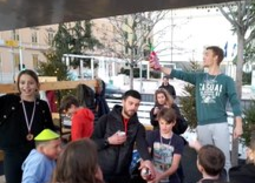 Fotografija 7 - Održana 'Šibenska zimska Olimpijada': Pet ekipa odmjerilo snage na ledu, Jurini Jazavci pobijedili