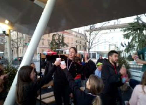 Fotografija 8 - Održana 'Šibenska zimska Olimpijada': Pet ekipa odmjerilo snage na ledu, Jurini Jazavci pobijedili