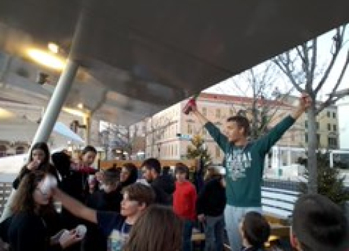 Fotografija 9 - Održana 'Šibenska zimska Olimpijada': Pet ekipa odmjerilo snage na ledu, Jurini Jazavci pobijedili