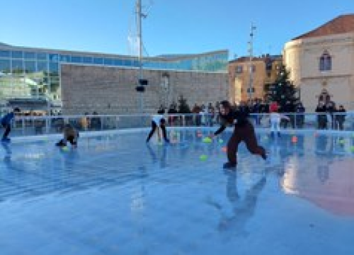 Fotografija 13 - Održana 'Šibenska zimska Olimpijada': Pet ekipa odmjerilo snage na ledu, Jurini Jazavci pobijedili