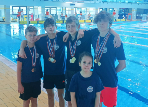 Plivači 'Mora' okitili se s čak 26 odličja: Sjajni su bili Stegić, Lokas i Karađole