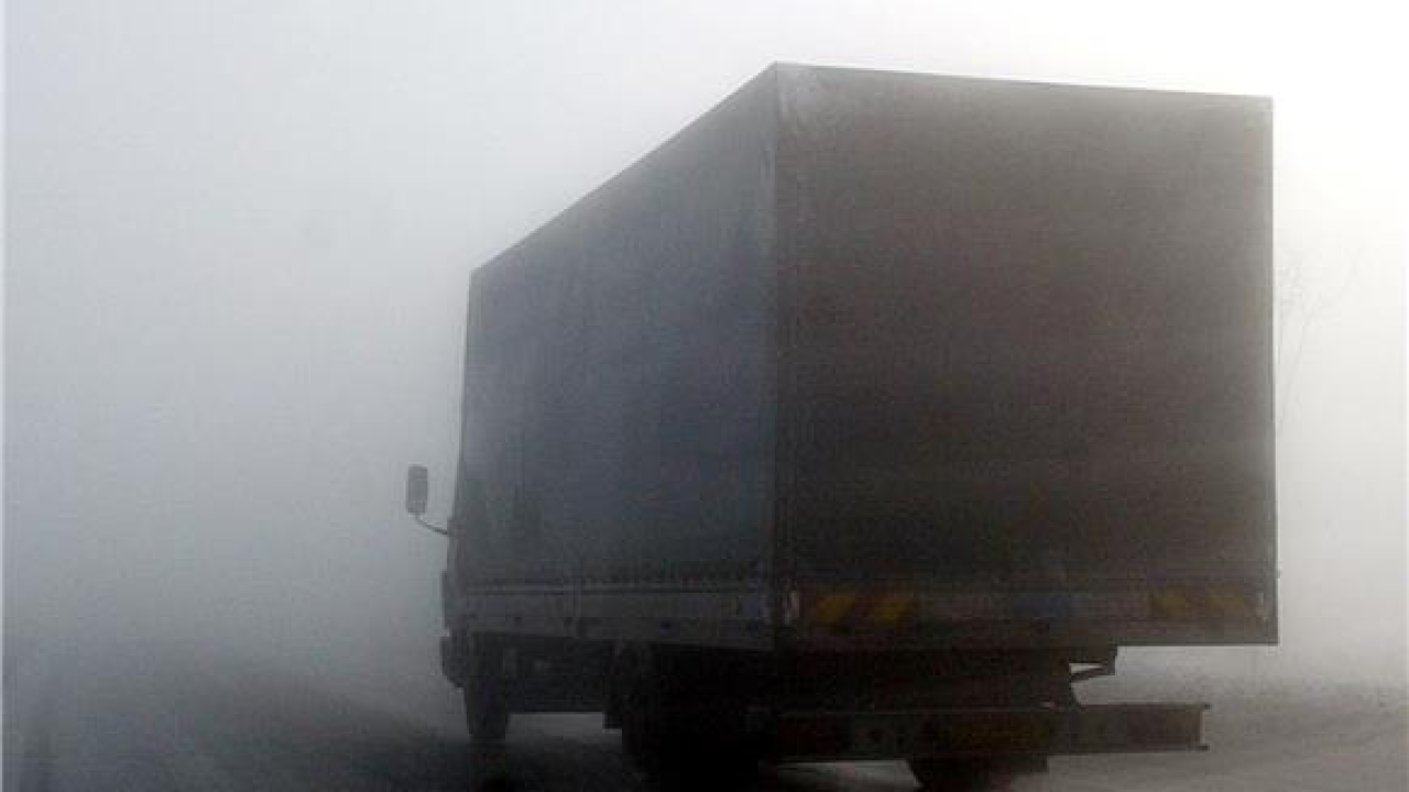 Vozači, oprez: Ceste u Hrvatskoj mokre i skliske, ima magle i poledice