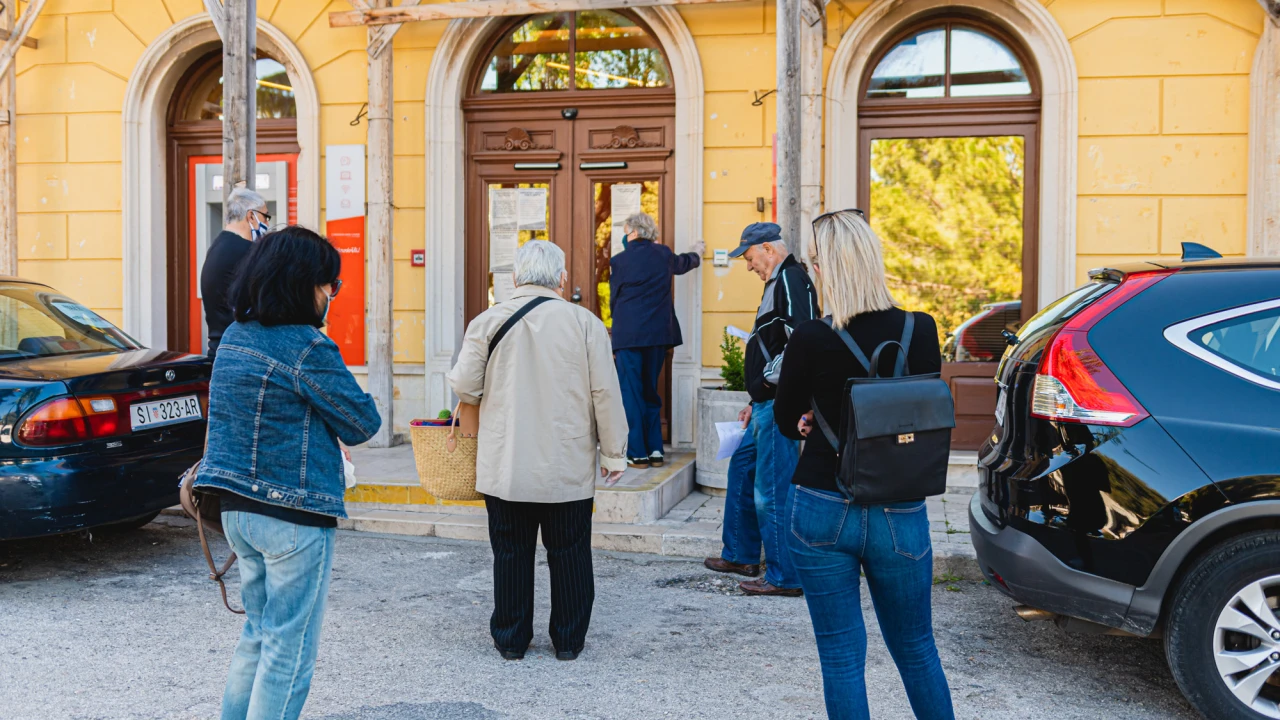 Dio banaka u tišini diže naknade građanima