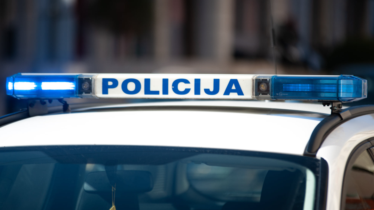 Vozač (46) bježao policiji nakon što su ga zatekli kako po Murteru vozi unatoč poništenoj dozvoli: Uhićen je