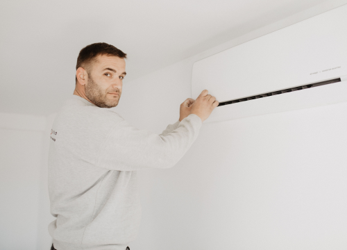 Fotografija 2 - Ne propustite acoustic nastup Petra Dragojevića u Taboo Sushi&Baru!