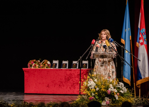 Fotografija 4 - Dodijeljene nagrade zaslužnima, predsjednik Milanović poručio: 'Ovo je županija kvalitetnog života i pametnih ljudi'