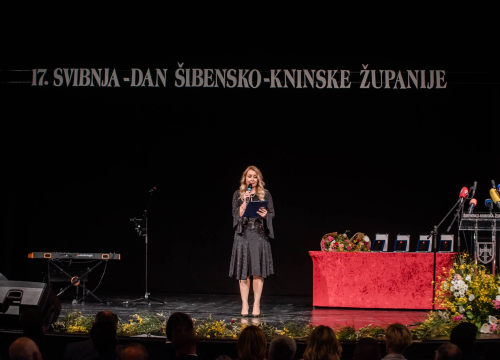 Fotografija 19 - Dodijeljene nagrade zaslužnima, predsjednik Milanović poručio: 'Ovo je županija kvalitetnog života i pametnih ljudi'