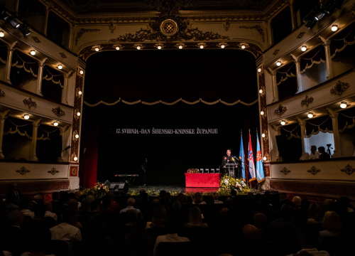 Fotografija 26 - Dodijeljene nagrade zaslužnima, predsjednik Milanović poručio: 'Ovo je županija kvalitetnog života i pametnih ljudi'