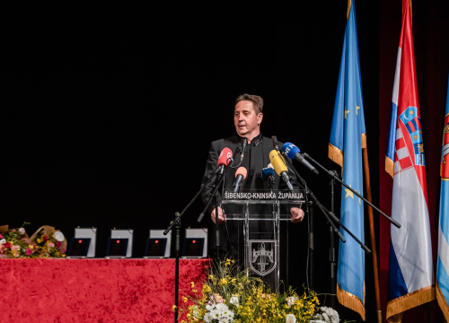 Fotografija 31 - Dodijeljene nagrade zaslužnima, predsjednik Milanović poručio: 'Ovo je županija kvalitetnog života i pametnih ljudi'